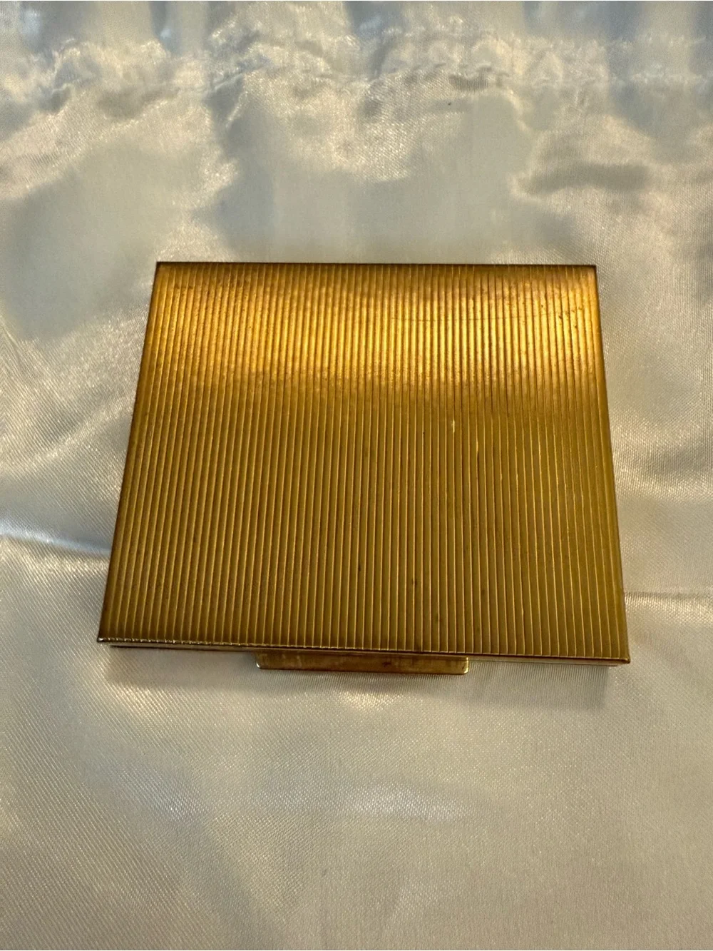 Vintage Whiting & Davis Powder Compact